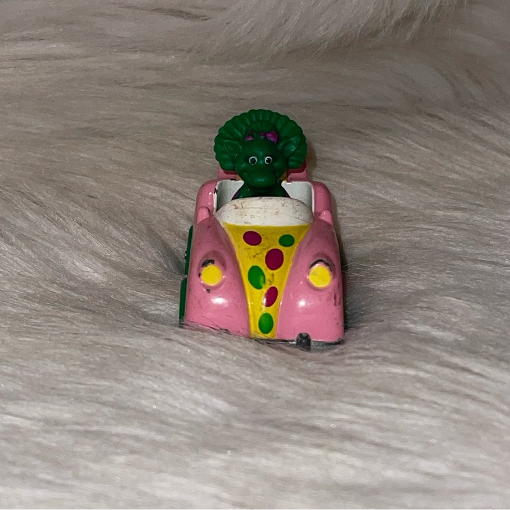 Vintage 1993 The Lyons Group Barney Baby Bop Figure in Die Cast Metal Car